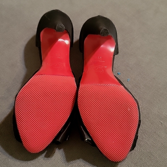 Christian Louboutin heels - Picture 2 of 9